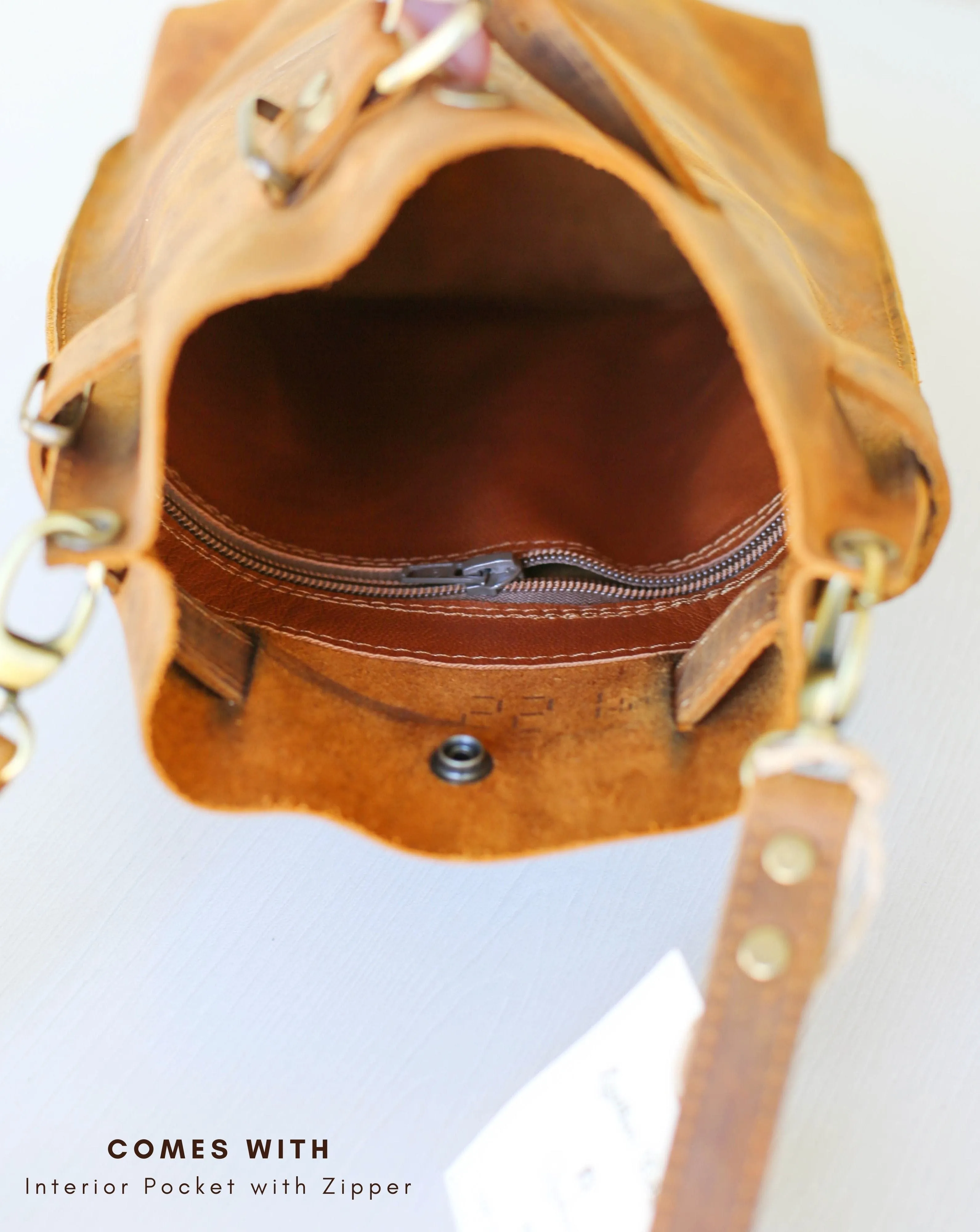 Brown Standard Leather Bag w/Front Pocket