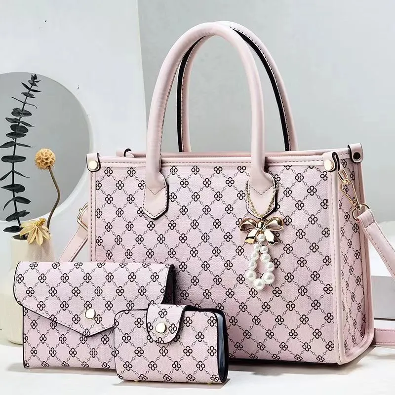 Chic All-Match Women's Handbag: High-Capacity Fashion Messenger for Stylish Mothers