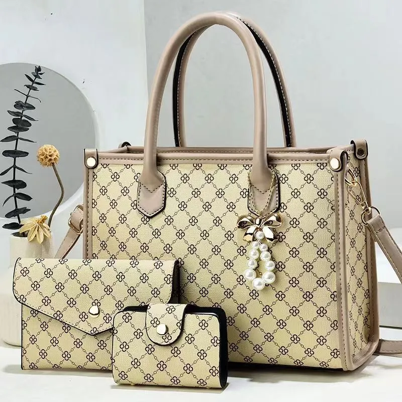 Chic All-Match Women's Handbag: High-Capacity Fashion Messenger for Stylish Mothers